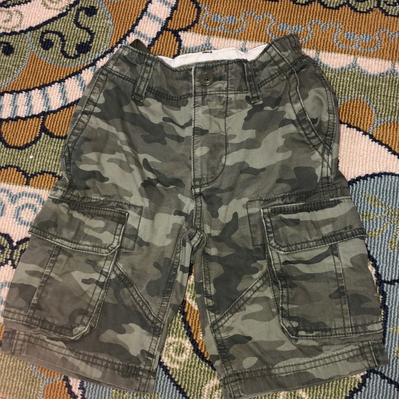 GAP Other - Gap kids little boy army print shorts